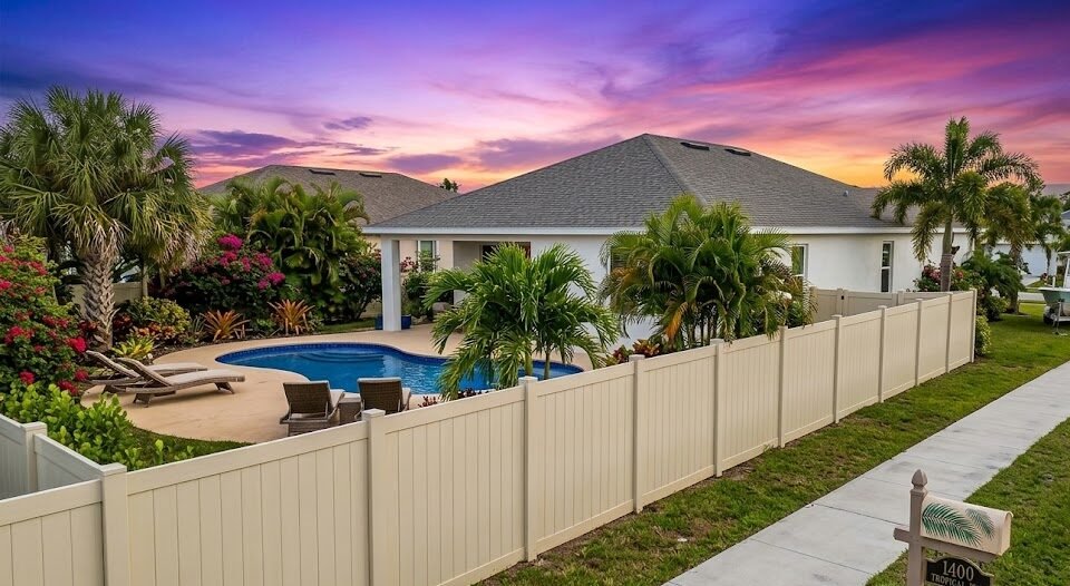 Removable Mesh Pool Fence: The Best Fence for Families With Toddlers